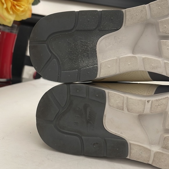 NIKE AIR MAX RUNNING SNEAKERS WOMENS SIZE 9 - Picture 16 of 16